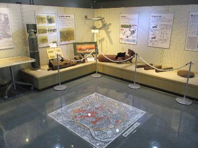 企画展「終戦前夜の伊勢崎空襲」2階展示の様子です