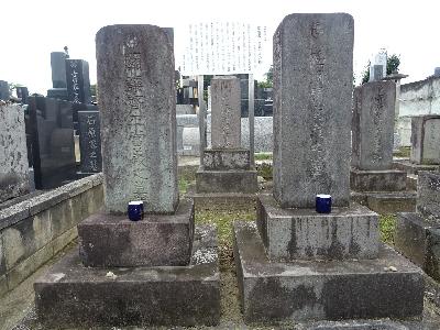 浅間山噴火災害に対処した伊勢崎藩の関親子の墓です。