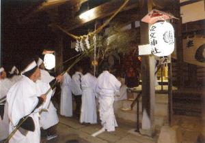 倭文神社の田遊びの写真